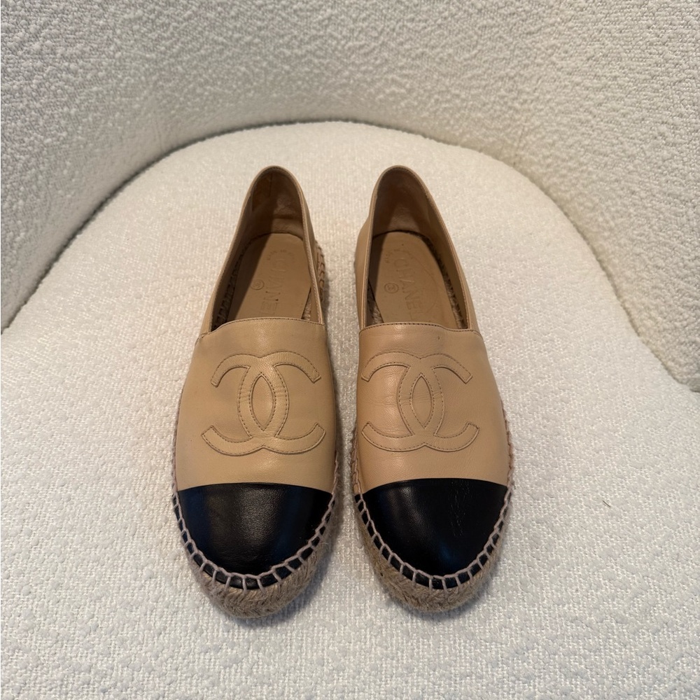 CHANEL Tan and Black Espadrilles